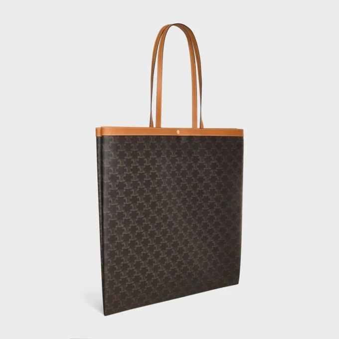 Bolso shopper grande y plano en Triomphe Canvas