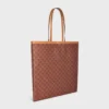 Bolso shopper grande y plano en Triomphe Canvas Bolso shopper grande y plano en Triomphe Canvas