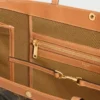 Bolso shopper grande y plano en Triomphe Canvas