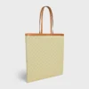 Bolso shopper grande y plano en Triomphe Canvas Bolso shopper grande y plano en Triomphe Canvas