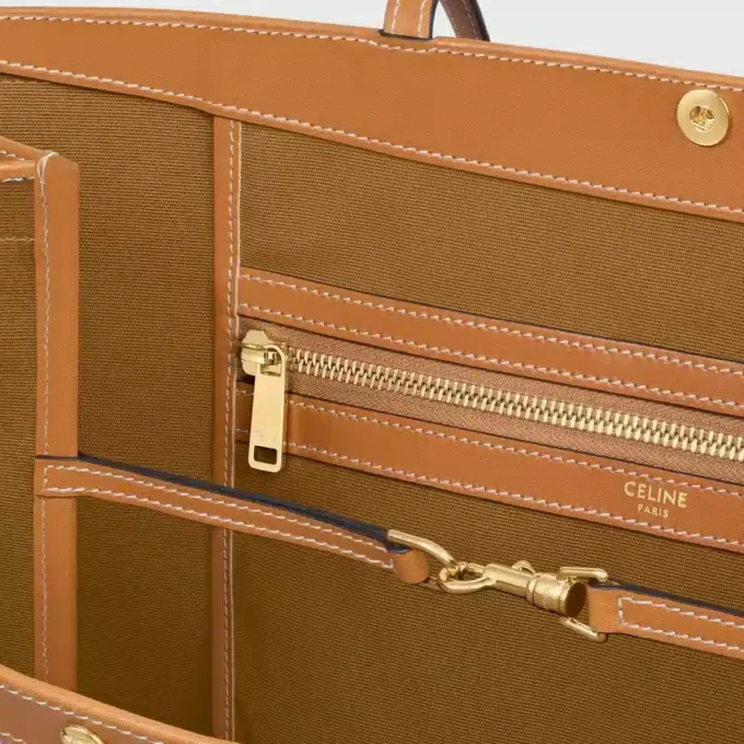 Bolso shopper grande y plano en Triomphe Canvas