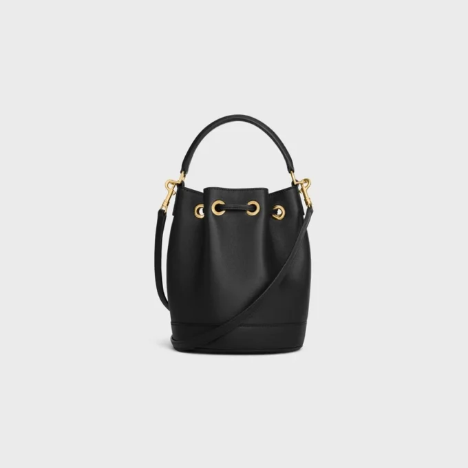 Bolso Teen Clara en piel de becerro granulada y flexible Bolso Teen Clara en piel de becerro granulada y flexible