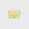 Bolso Teen Triomphe en piel de becerro brillante Bolso Teen Triomphe en piel de becerro brillante