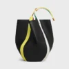 Bolso tipo cubo grande en piel de becerro lisa Bolso tipo cubo grande en piel de becerro lisa