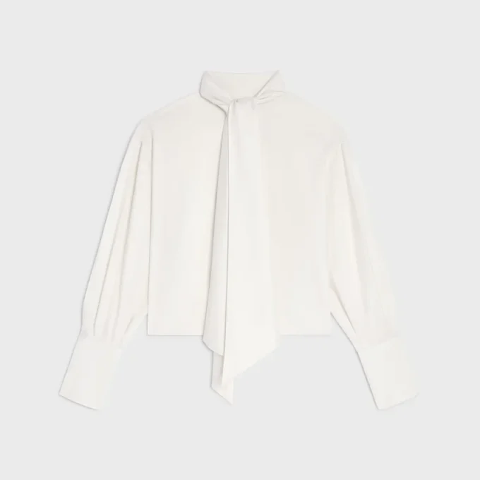 Camisa corta con cuello lavallière en sarga de seda Camisa corta con cuello lavallière en sarga de seda