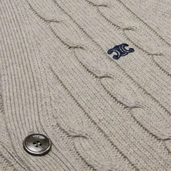 Cardigan Triomphe de cachemira con punto trenzado Cardigan Triomphe de cachemira con punto trenzado