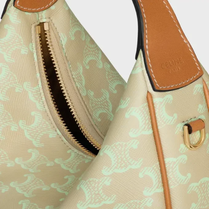 Celine Lulu para adolescentes en Triomphe Canvas Celine Lulu para adolescentes en Triomphe Canvas