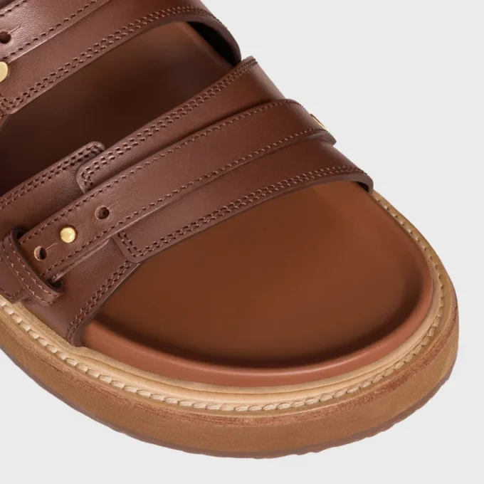 CELINE – Sandalia Tippi Triomphe en piel de becerro CELINE – Sandalia Tippi Triomphe en piel de becerro