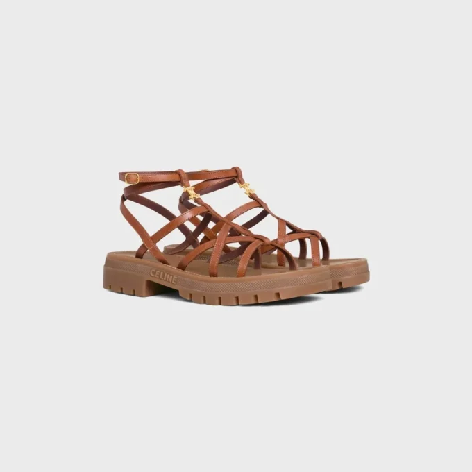 CELINE – Sandalias de tiras Clea Triomphe en piel de becerro – Curtido vegetal CELINE – Sandalias de tiras Clea Triomphe en piel de becerro – Curtido vegetal