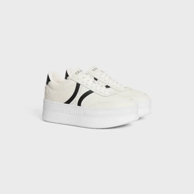 CELINE – Zapatillas Block con suela gruesa, detalle Triomphe en la parte trasera y suela de cuña en piel de becerro CELINE – Zapatillas Block con suela gruesa, detalle Triomphe en la parte trasera y suela de cuña en piel de becerro