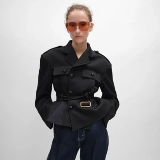 Chaqueta con peplum de gabardina de lana Chaqueta con peplum de gabardina de lana