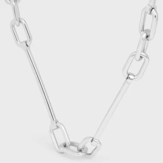 Collar con dijes de latón con acabado de rodio