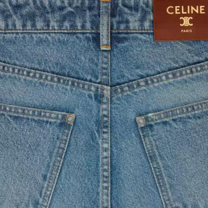 Jeans acampanados 001 en denim Jeans acampanados 001 en denim
