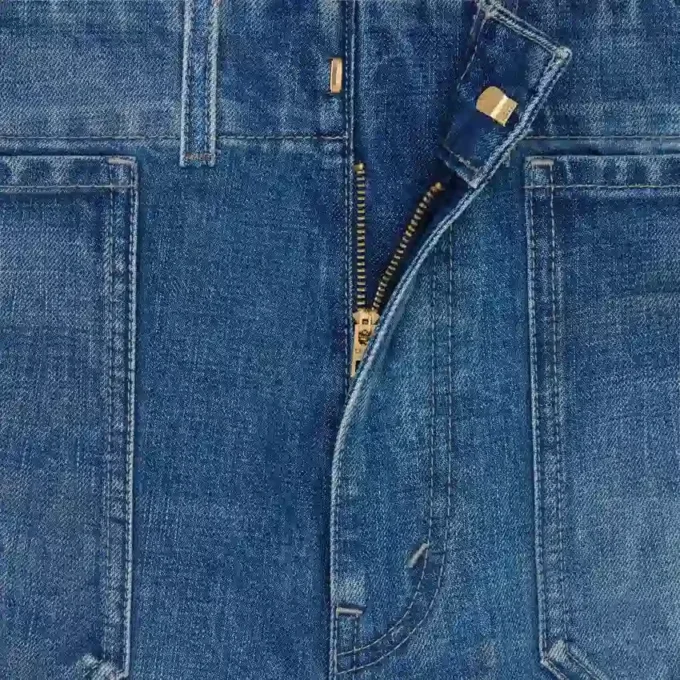 Jeans acampanados 002 en denim de algodón ligero Jeans acampanados 002 en denim de algodón ligero