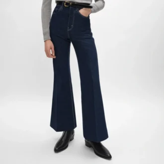 Jeans acampanados 003 en denim índigo ligero