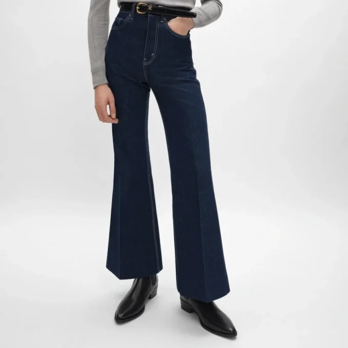 Jeans acampanados 003 en denim índigo ligero Jeans acampanados 003 en denim índigo ligero