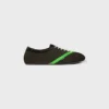 Las zapatillas planas en grosgrain, terciopelo, piel de cabra y piel de cordero Las zapatillas planas en grosgrain, terciopelo, piel de cabra y piel de cordero