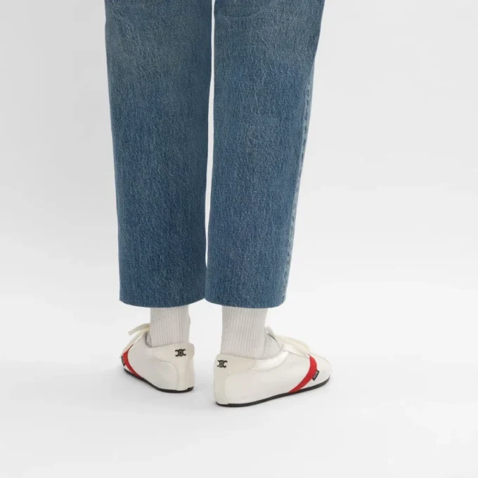 Las zapatillas planas en grosgrain, terciopelo, piel de cabra y piel de cordero