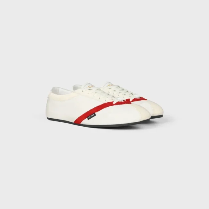 Las zapatillas planas en grosgrain, terciopelo, piel de cabra y piel de cordero Las zapatillas planas en grosgrain, terciopelo, piel de cabra y piel de cordero