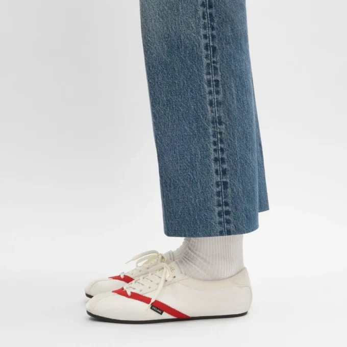 Las zapatillas planas en grosgrain, terciopelo, piel de cabra y piel de cordero
