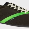 Las zapatillas planas en grosgrain, terciopelo, piel de cabra y piel de cordero Las zapatillas planas en grosgrain, terciopelo, piel de cabra y piel de cordero