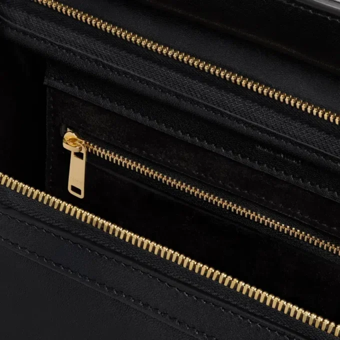 Luggage pequeño de piel de cordero flexible y brillante Luggage pequeño de piel de cordero flexible y brillante