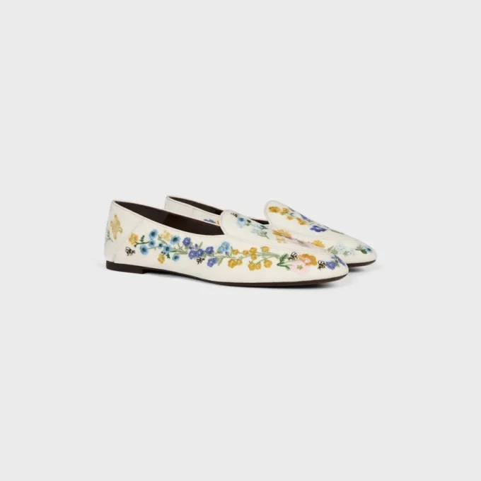 Mocasines Aura en terciopelo bordado con flores Mocasines Aura en terciopelo bordado con flores