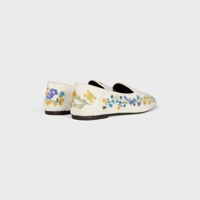 Mocasines Aura en terciopelo bordado con flores Mocasines Aura en terciopelo bordado con flores