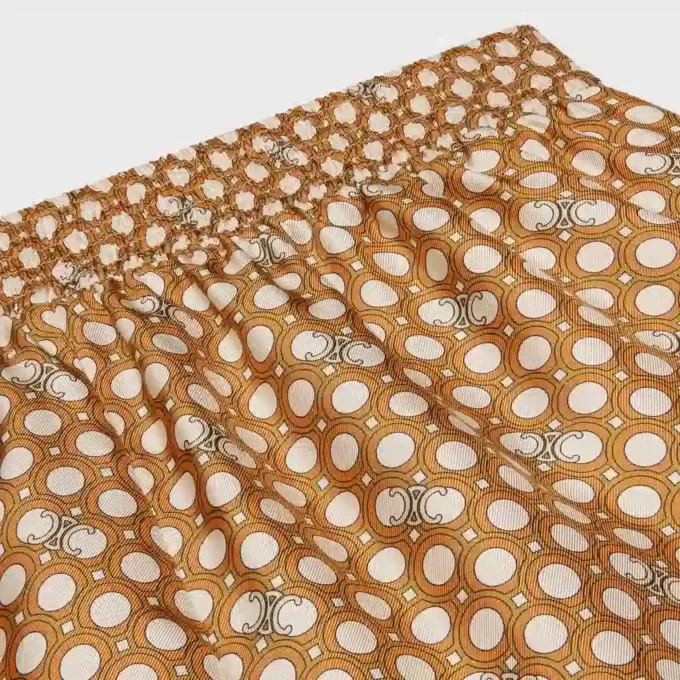 Pantalones cortos tipo pijama en sarga de seda Pantalones cortos tipo pijama en sarga de seda
