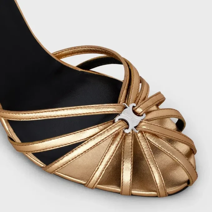 Sandalias Triomphe de CELINE en piel de cordero laminada Sandalias Triomphe de CELINE en piel de cordero laminada