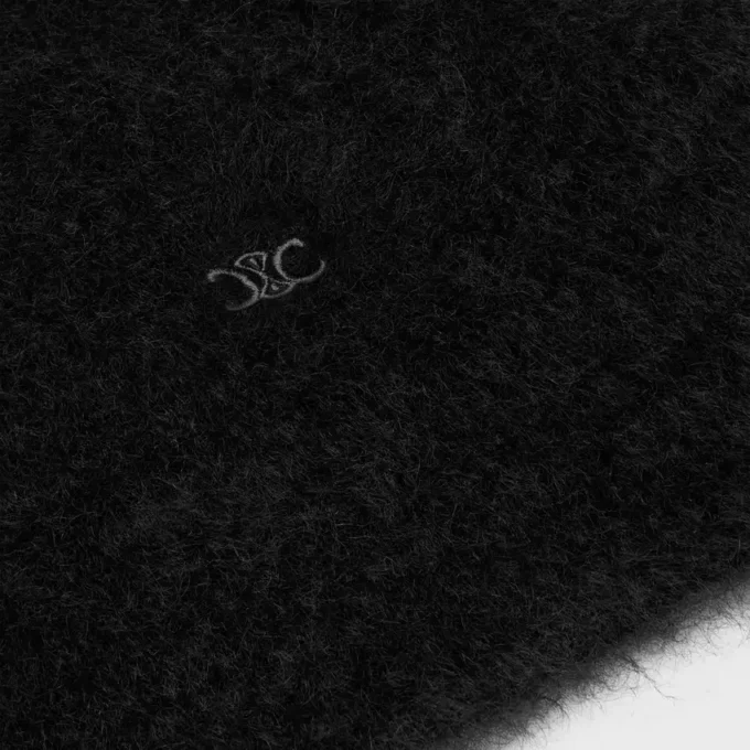 Suéter de cuello redondo en mohair cepillado Suéter de cuello redondo en mohair cepillado