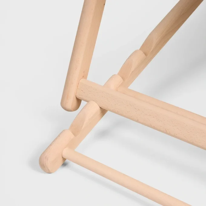 Tumbona de madera y tejido jacquard Tumbona de madera y tejido jacquard