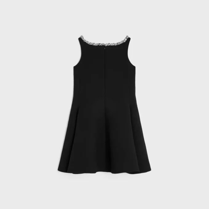 Vestido bordado en crepé de lana doble