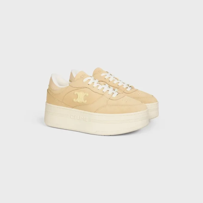 Zapatilla con cuña de bloque en piel de becerro de gamuza y piel de becerro