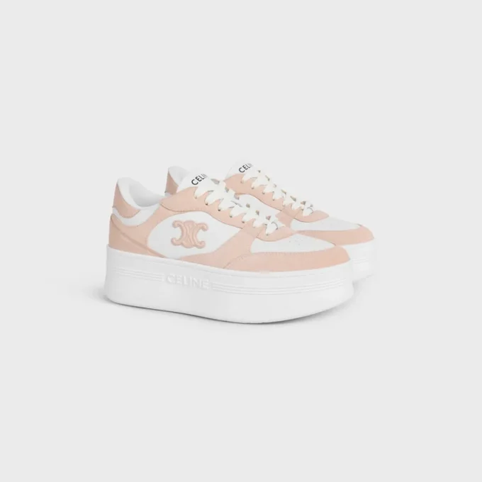 Zapatilla con cuña en bloque de piel de becerro y ante Zapatilla con cuña en bloque de piel de becerro y ante