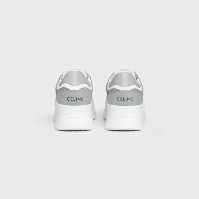 Zapatilla con cuña en bloque de piel de becerro y ante Zapatilla con cuña en bloque de piel de becerro y ante