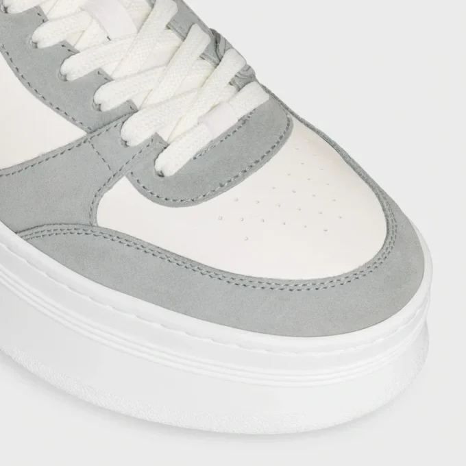 Zapatilla con cuña en bloque de piel de becerro y ante Zapatilla con cuña en bloque de piel de becerro y ante
