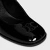 Zapatos CELINE Lily Perforated Triomphe Babies en piel de becerro charol Zapatos CELINE Lily Perforated Triomphe Babies en piel de becerro charol
