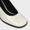 Zapatos CELINE Lily Perforated Triomphe Babies en piel de becerro charol Zapatos CELINE Lily Perforated Triomphe Babies en piel de becerro charol